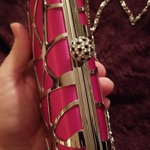 Clutch purse with chain - Picture 2 of 3